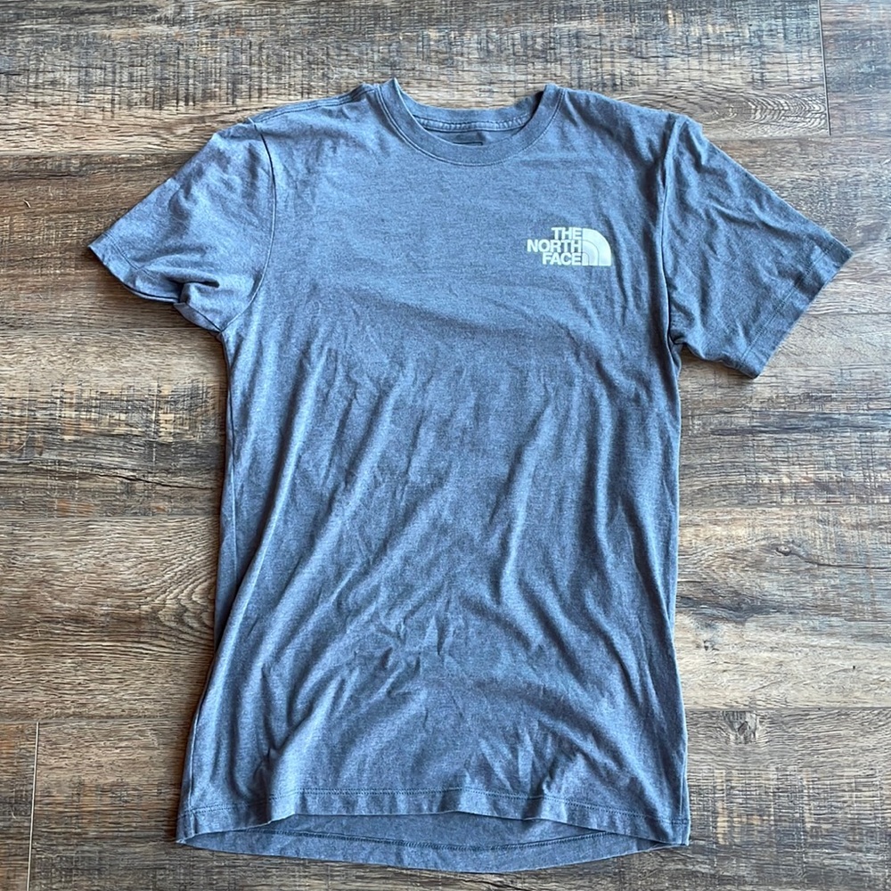 Women’s Northface shirt, small